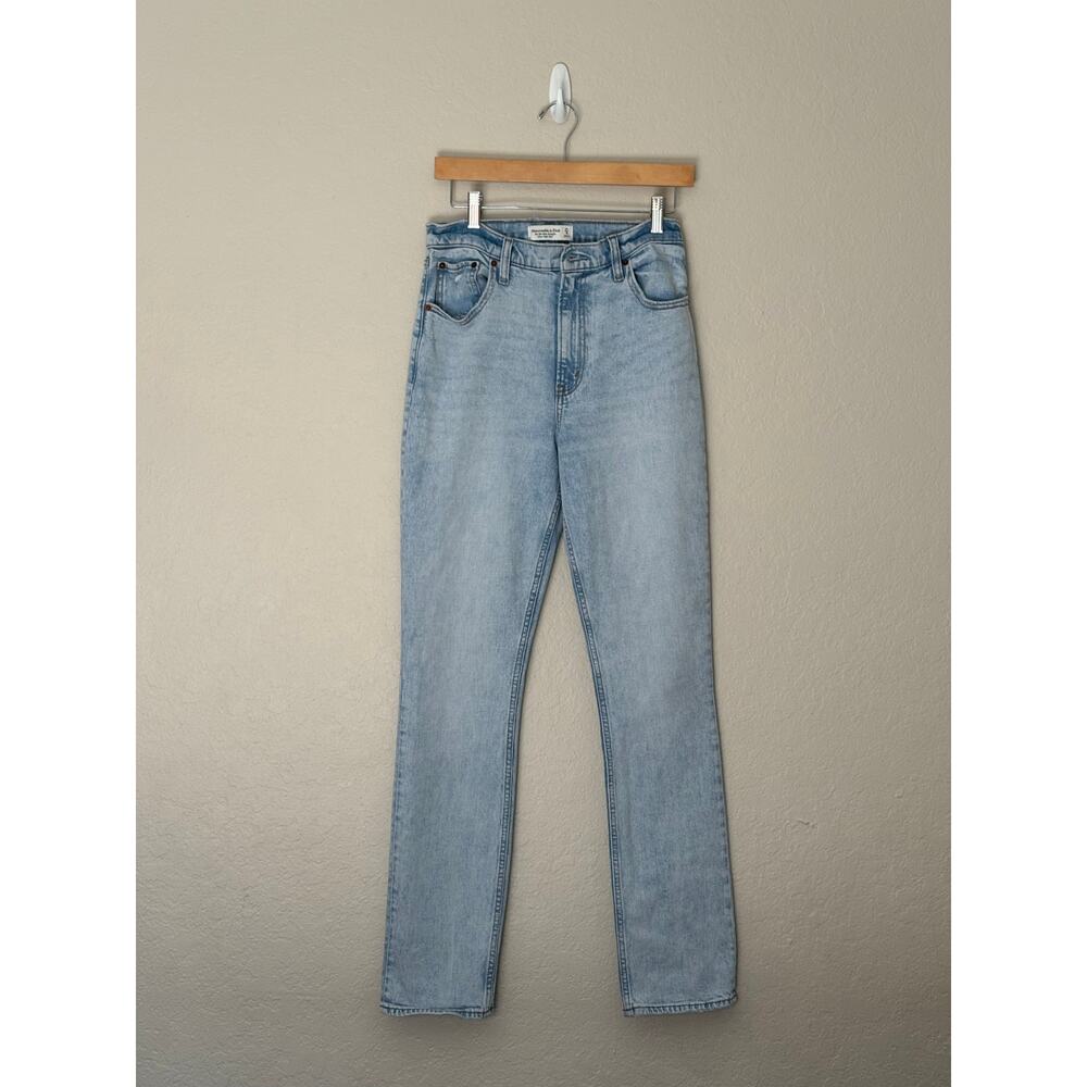 Abercrombie & Fitch Ultra high-waisted, 90s style straight leg size 27/4 L
